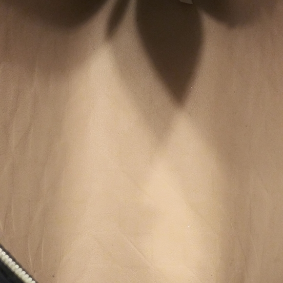 Makeup bag with extra goodies inside. - Picture 3 of 17